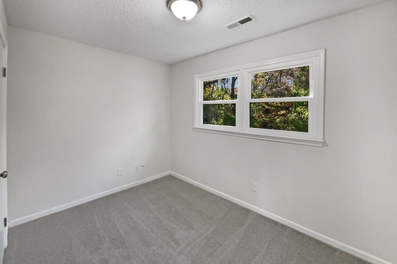 Photo 13 of 18 of 4051 Gordon Ct, Winston Salem, NC