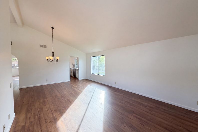 Photo 8 of 25 of 6232 Wittenham Way, Orangevale, CA