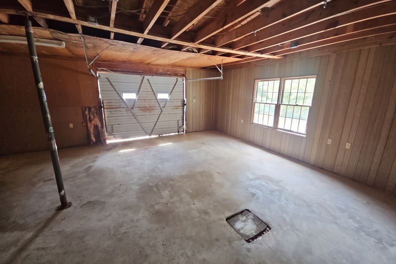 Photo 14 of 16 of 1001 Stanbery Cir, Greeneville, TN