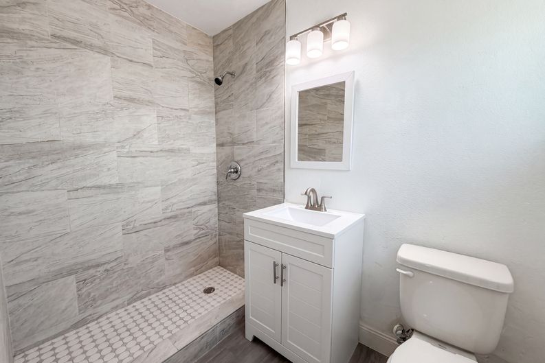 Photo 18 of 26 of 21530 Glendale Ave, Port Charlotte, FL