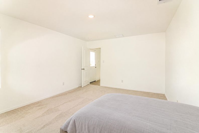 Photo 6 of 25 of 113 Meadowbrook Dr, Odem, TX