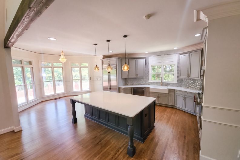 Photo 5 of 45 of 5064 Greystone Way, Hoover, AL