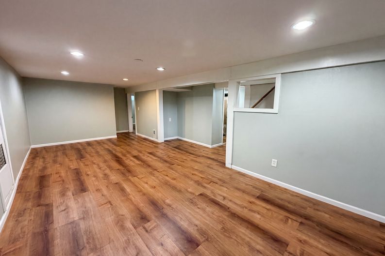 Photo 18 of 27 of 2591 Aldine St, Roseville, MN