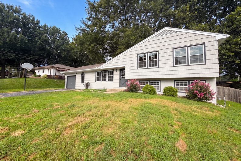 Photo 17 of 20 of 12904 E 54th St, Kansas City, MO