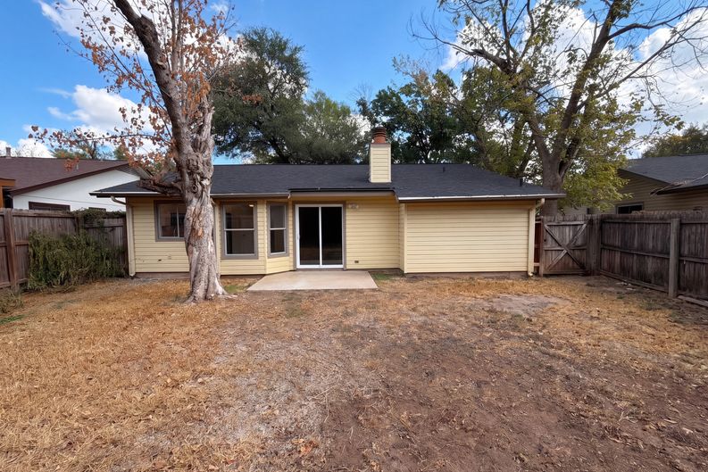 Photo 5 of 14 of 3702 Kandy Dr, Austin, TX
