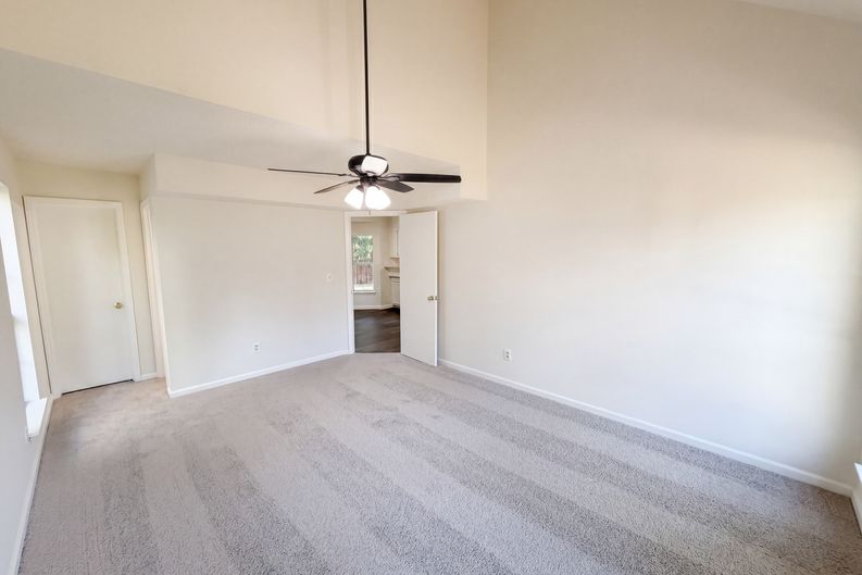Photo 12 of 24 of 4720 Topsail Ct, Charlotte, NC