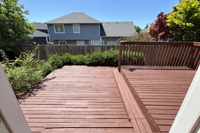 Photo 5 of 26 of 12531 81st Pl NE, Kirkland, WA