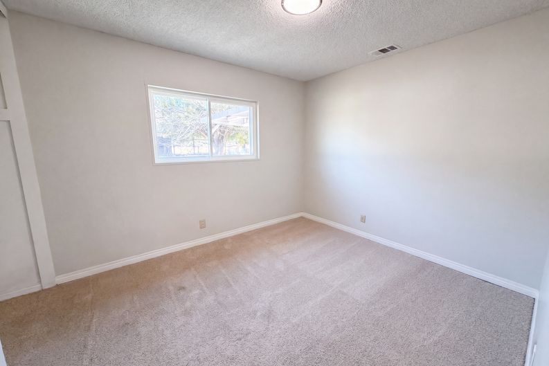 Photo 11 of 21 of 26934 10th St, Highland, CA