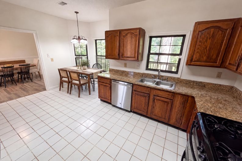 Photo 9 of 28 of 506 Mansard Walk, Alpharetta, GA