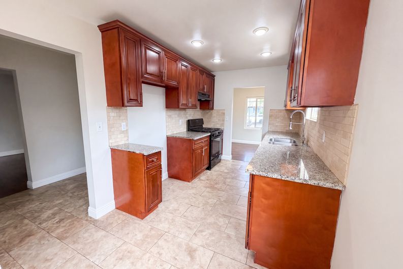 Photo 8 of 18 of 16515 Rosemary Dr, Fontana, CA