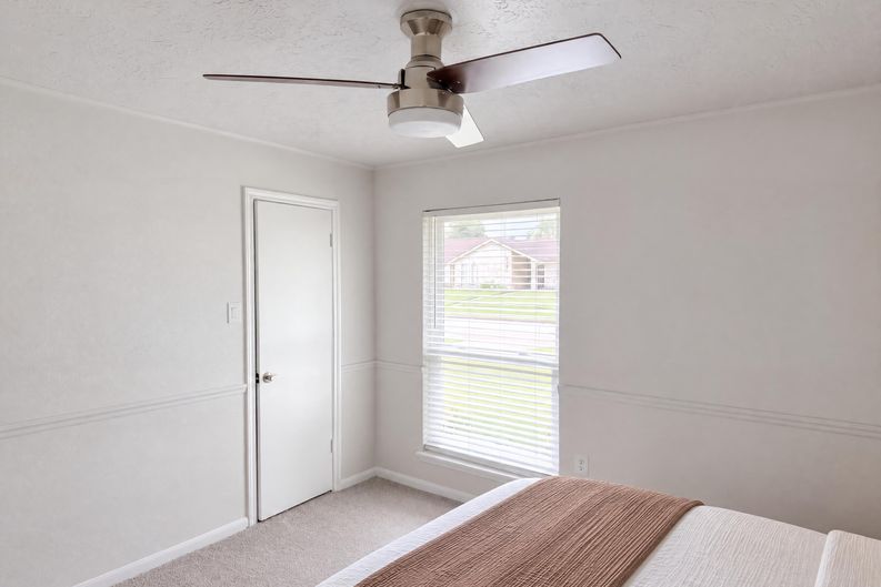 Photo 16 of 26 of 14923 Aspen Hills Dr, Houston, TX
