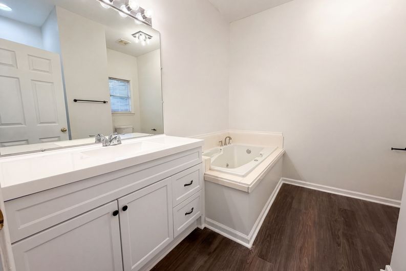 Photo 16 of 20 of 101 Cambridge Pointe Dr, Alabaster, AL