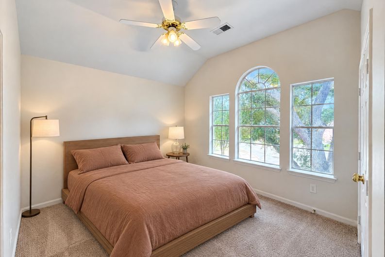 Photo 16 of 30 of 3407 Woodbine Pl, Pearland, TX