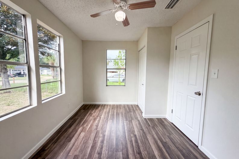 Photo 11 of 21 of 1340 Ottawa Ave, Jacksonville, FL