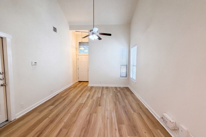 Photo 3 of 27 of 2101 Rivers Edge Way, Austin, TX