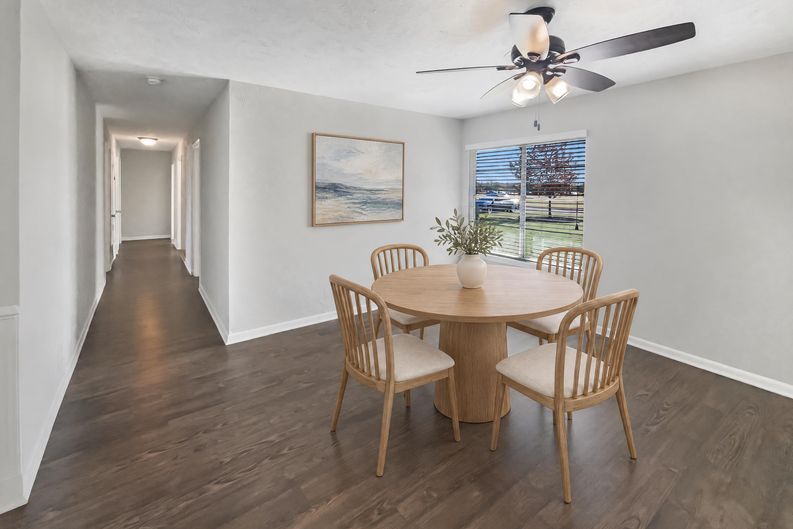 Photo 8 of 18 of 1105 E 17th St, Georgetown, TX