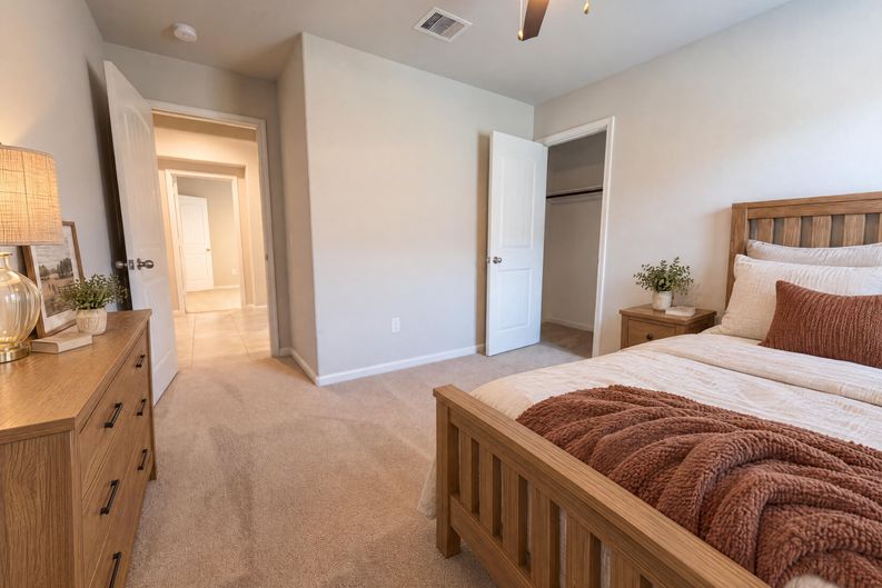 Photo 16 of 24 of 8322 Oakleaf Meadow Ct, Rosharon, TX