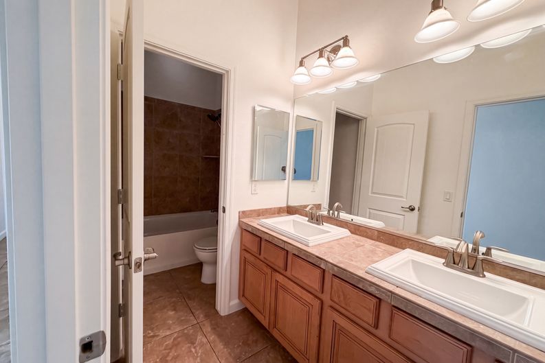 Photo 9 of 40 of 701 E Charlevoix Ave, Gilbert, AZ