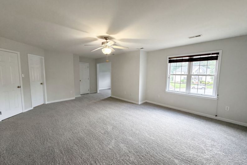 Photo 13 of 26 of 14725 Grand Forest Ct, South Chesterfield, VA