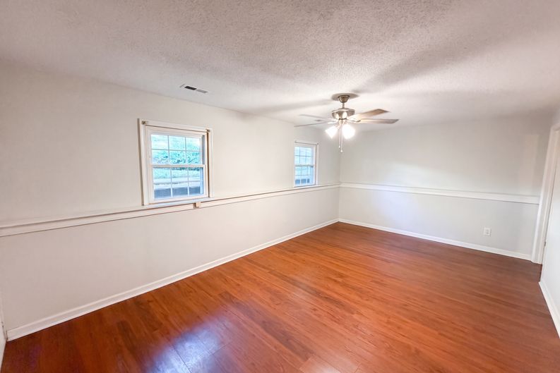 Photo 11 of 17 of 7816 Foxwood Dr, Raleigh, NC