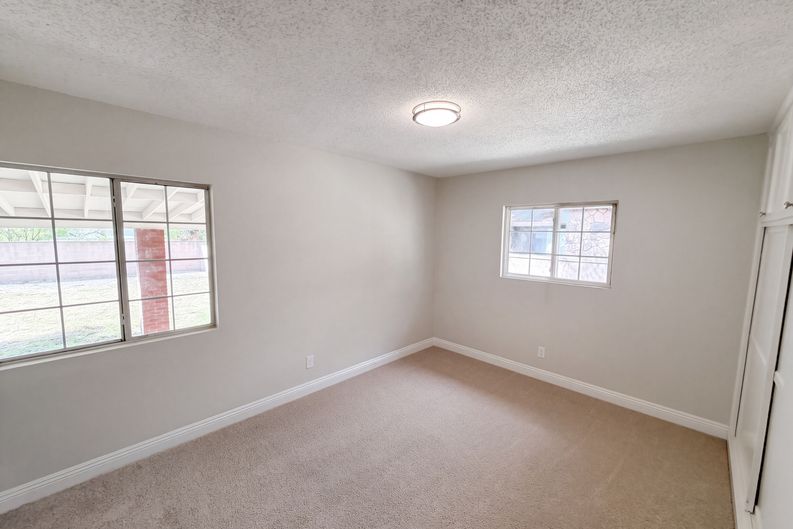 Photo 14 of 20 of 17787 Ivy Ave, Fontana, CA