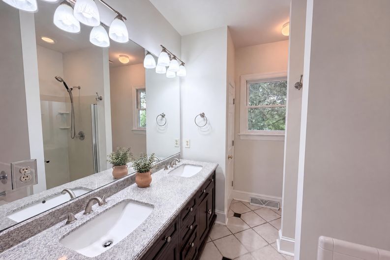 Photo 15 of 21 of 7906 Elphin Ct, Charlotte, NC