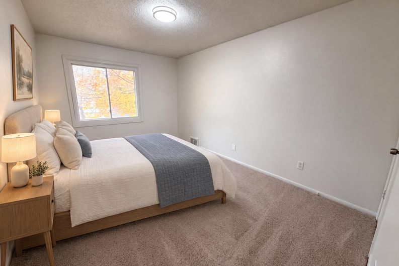 Photo 13 of 30 of 15393 Trillium Cir, Eden Prairie, MN