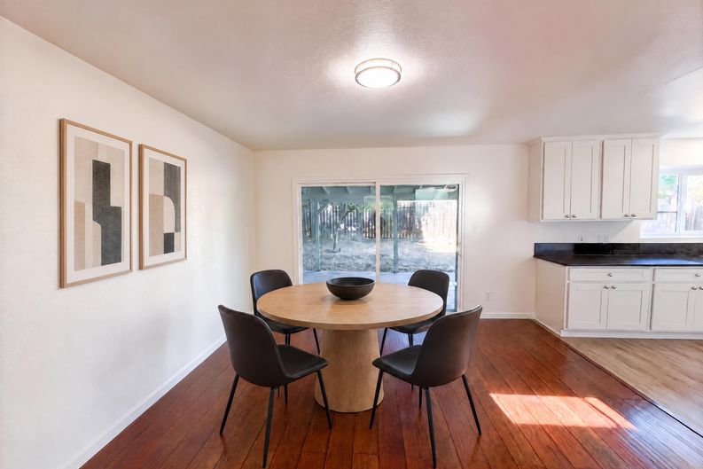 Photo 6 of 39 of 4948 Dewey Dr, Fair Oaks, CA
