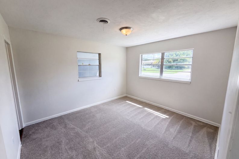 Photo 4 of 25 of 4450 Keats Ave, Titusville, FL