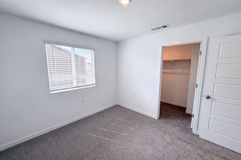Photo 11 of 17 of 4472 Bellaire Ave, Clovis, CA