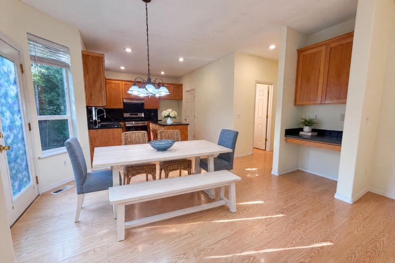 Photo 8 of 21 of 8348 SE 140th Ct, Portland, OR