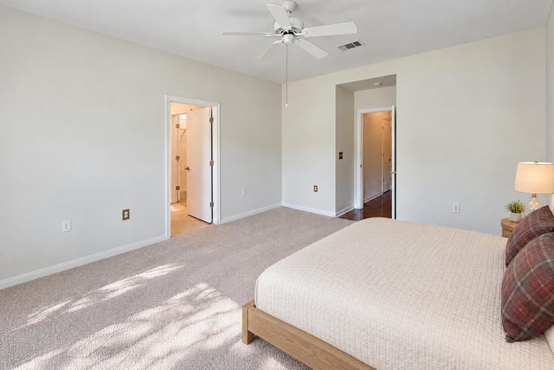 Photo 7 of 17 of 115 Purple Sage Dr, Georgetown, TX