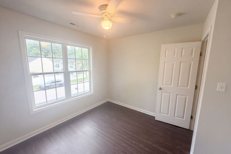 Photo 9 of 16 of 8213 Marshall Brae Dr, Raleigh, NC