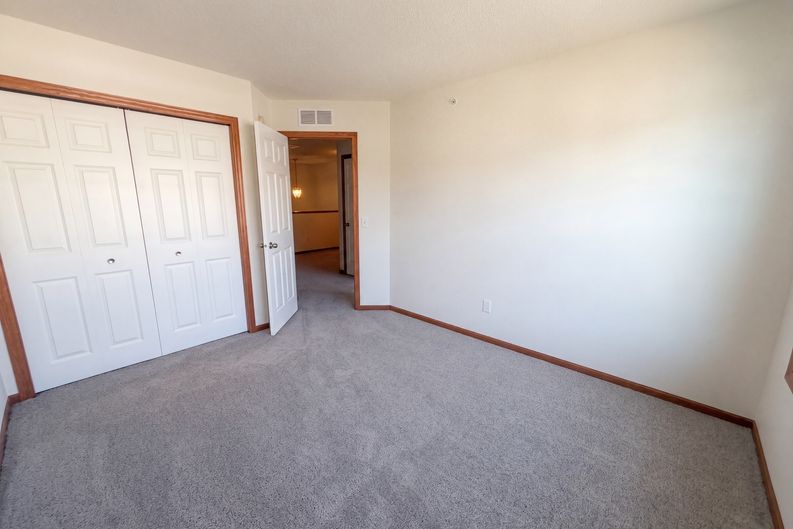 Photo 14 of 25 of 7231 Jewel Ln N, Maple Grove, MN