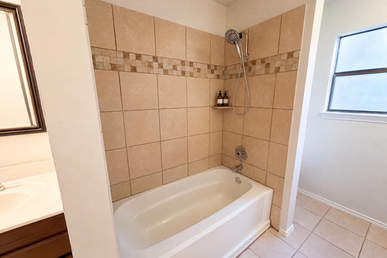 Photo 23 of 31 of 13020 Moorcroft Ln, Austin, TX