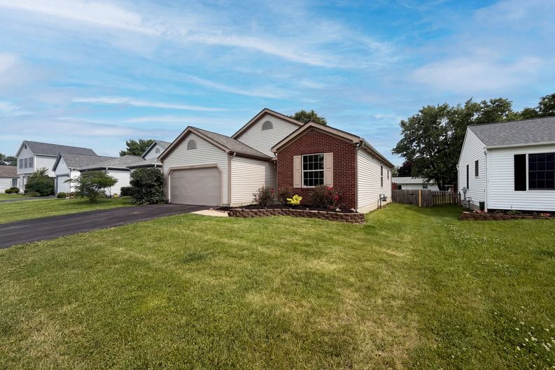 Photo 22 of 25 of 3600 Bluff Gap Dr, Grove City, OH