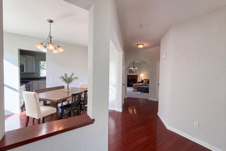 Photo 9 of 39 of 4058 Leontria Ave, Columbus, OH