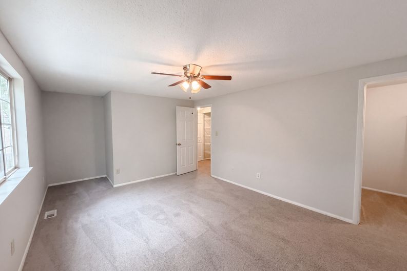 Photo 8 of 22 of 7740 Sandra Ln, Raleigh, NC