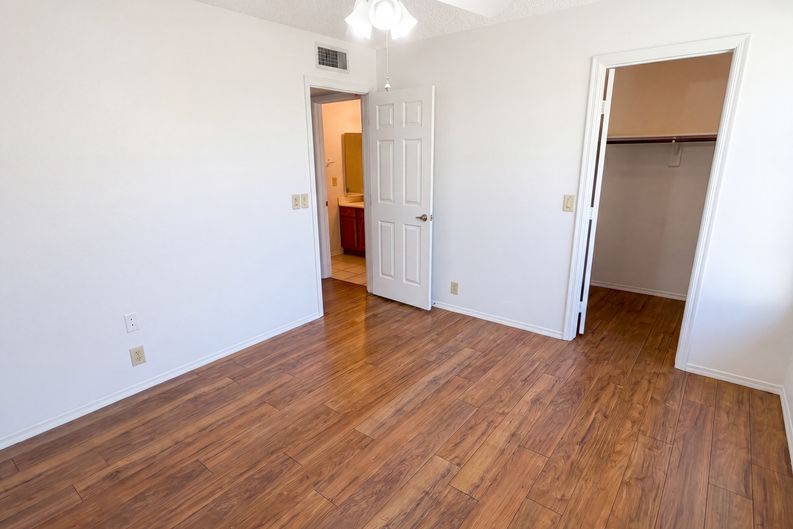 Photo 4 of 26 of 9207 W Kerry Ln, Peoria, AZ