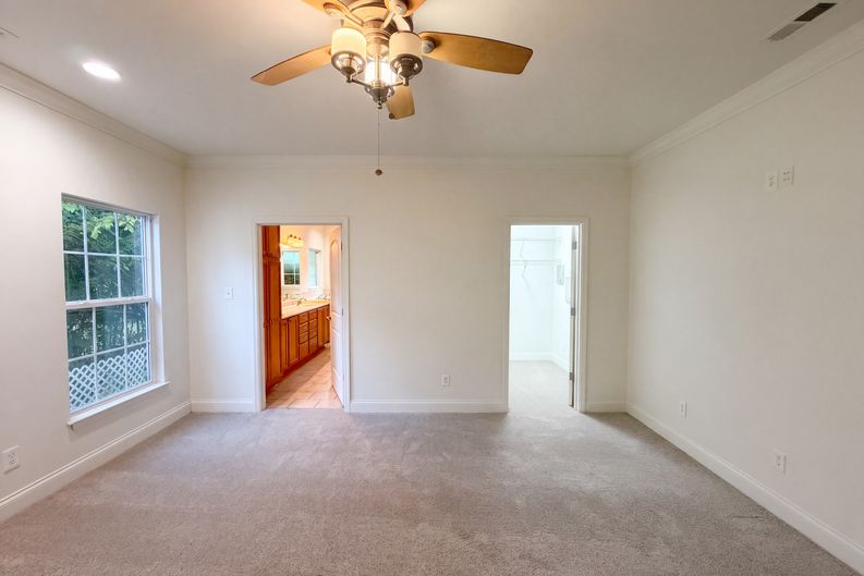 Photo 8 of 23 of 2433 Misty Ridge Dr, Lenoir City, TN