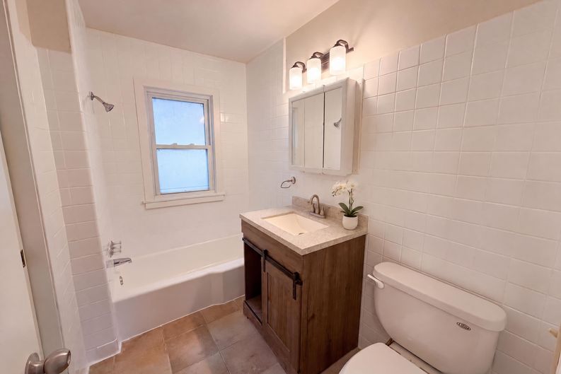 Photo 10 of 23 of 572 11th Ave NW, New Brighton, MN