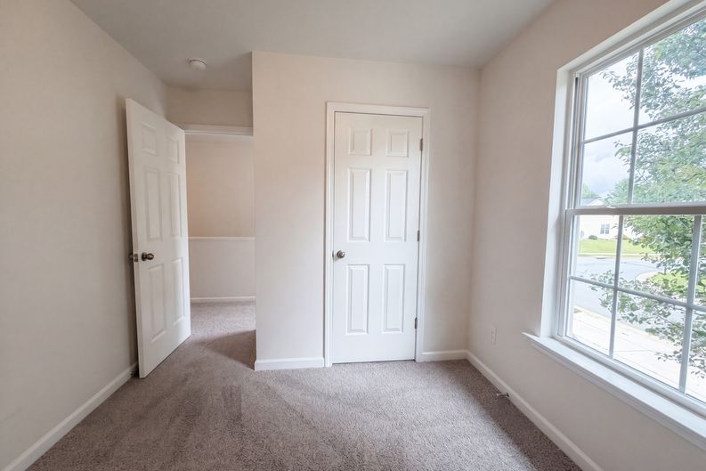Photo 13 of 26 of 5503 Hardie Farm Dr, Greensboro, NC