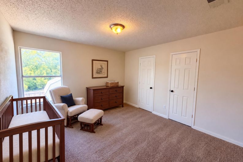 Photo 13 of 21 of 2405 Waterloo Ln, Mesquite, TX