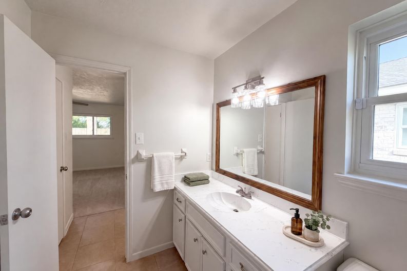 Photo 17 of 34 of 4514 Arapajo St, Pasadena, TX