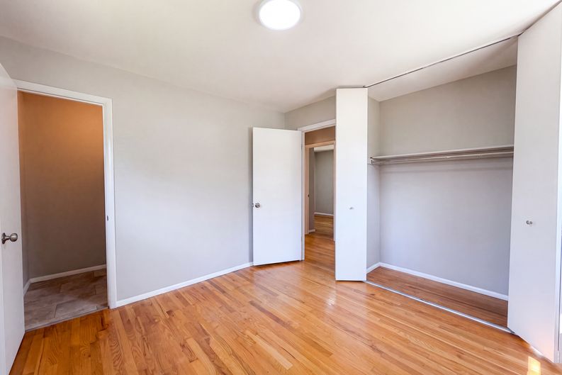 Photo 12 of 21 of 9707 Wescott Rd, Cincinnati, OH