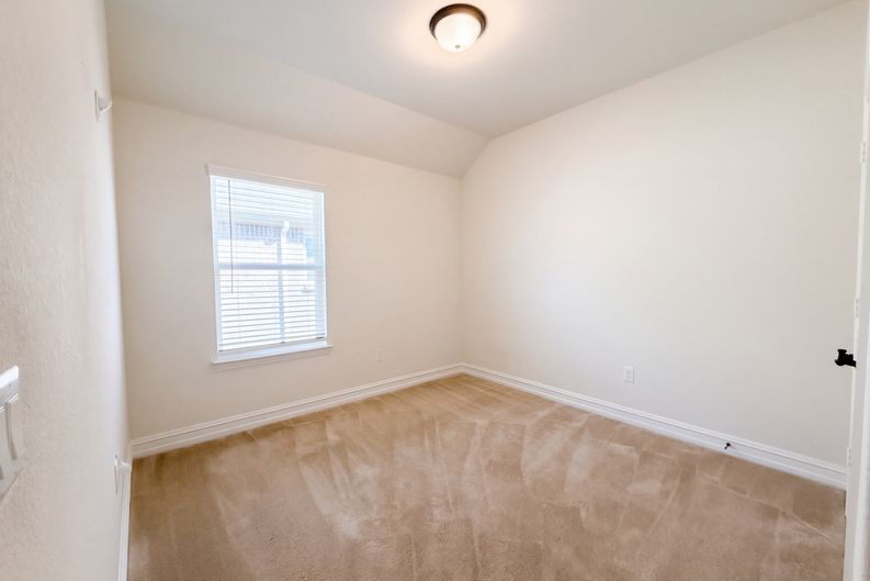 Photo 9 of 13 of 3412 Lillian Ct, Celina, TX