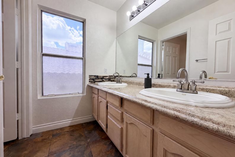 Photo 15 of 22 of 7504 Holloran Ct, Las Vegas, NV