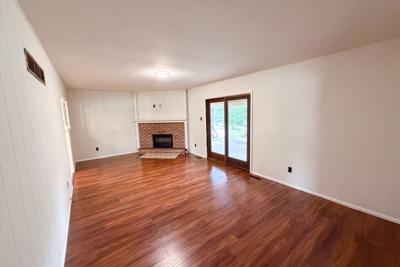 Photo 9 of 19 of 1621 Christy Dr, Saint Charles, MO