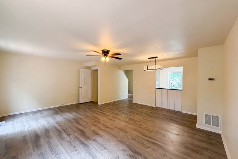 Photo 10 of 48 of 8641 Centerton Ln, Manassas, VA