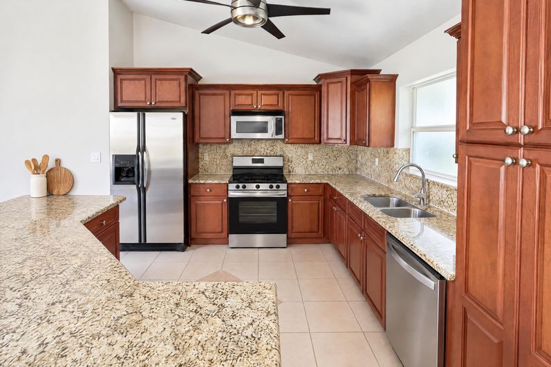 Photo 7 of 22 of 2397 SW Lejune St, Port Saint Lucie, FL
